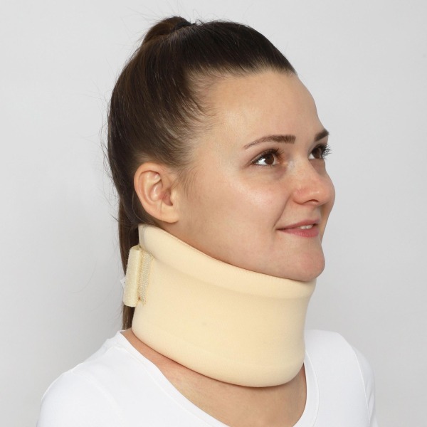 Бандаж для шейного отдела F-322/БЧ, №8 черный