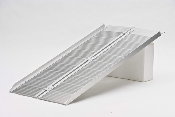 MR 607-5 Пандус перекатной рампа складная  2-х секц. алюминиевая (72 х 152)